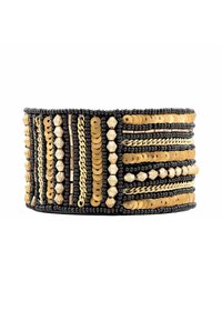 Large bracelet composé de perles noires, d'accents en or et en bois, présentant des motifs variés de sequins et de mèches torsadées. Surface texturée.