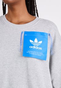 adidas Originals KSENIA TAG  - Φούτερ - medium grey heather