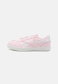 Ei valittu, frosted berry/footwear white