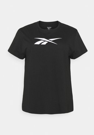 Czarna koszulka z krótkim rękawem z białym logo Reebok na środku klatki piersiowej na jednolitym tle.