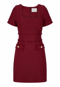 Bordeaux färbiges Kleid aus strukturiertem Stoff mit einem quadratischen Ausschnitt, kurzen Ärmeln, fransigen Akzenten und zwei geknöpften Taschen auf der Vorderseite.