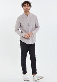 Threadbare USHUAIA - Camicia - stone