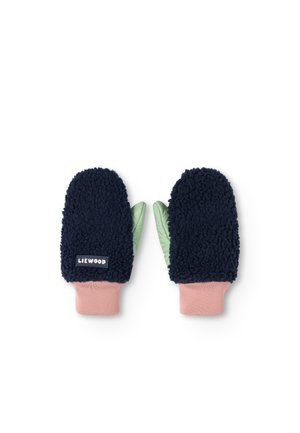 Paire de moufles en polaire bleu marine avec pouces intérieurs vert clair et poignets côtelés roses, avec une petite étiquette blanche « LIEWOOD » sur une des moufles.