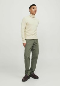 Jack & Jones CHRIS  - Široke kavbojke - ivy green