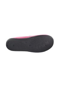 Suela de un zapato con una suela exterior de goma negra con agarre texturizado, parte superior de ante rosa y marca "RELAX" en relieve.