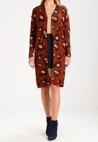 KIOMI Kofta - cognac