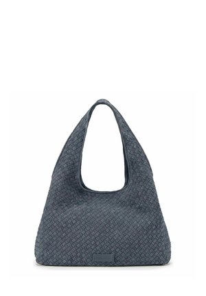 Sac à main en cuir tressé gris foncé avec une forme large et triangulaire et une seule ouverture avec poignée au centre supérieur.