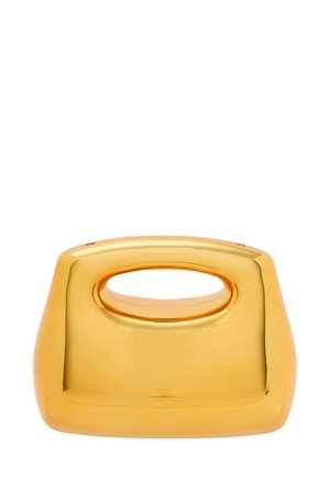 Guldmetalisk tote bag med en glat, skinnende overflade, der har et rundt håndtag og en unik, skulpturel form. Ingen synlig hardware.