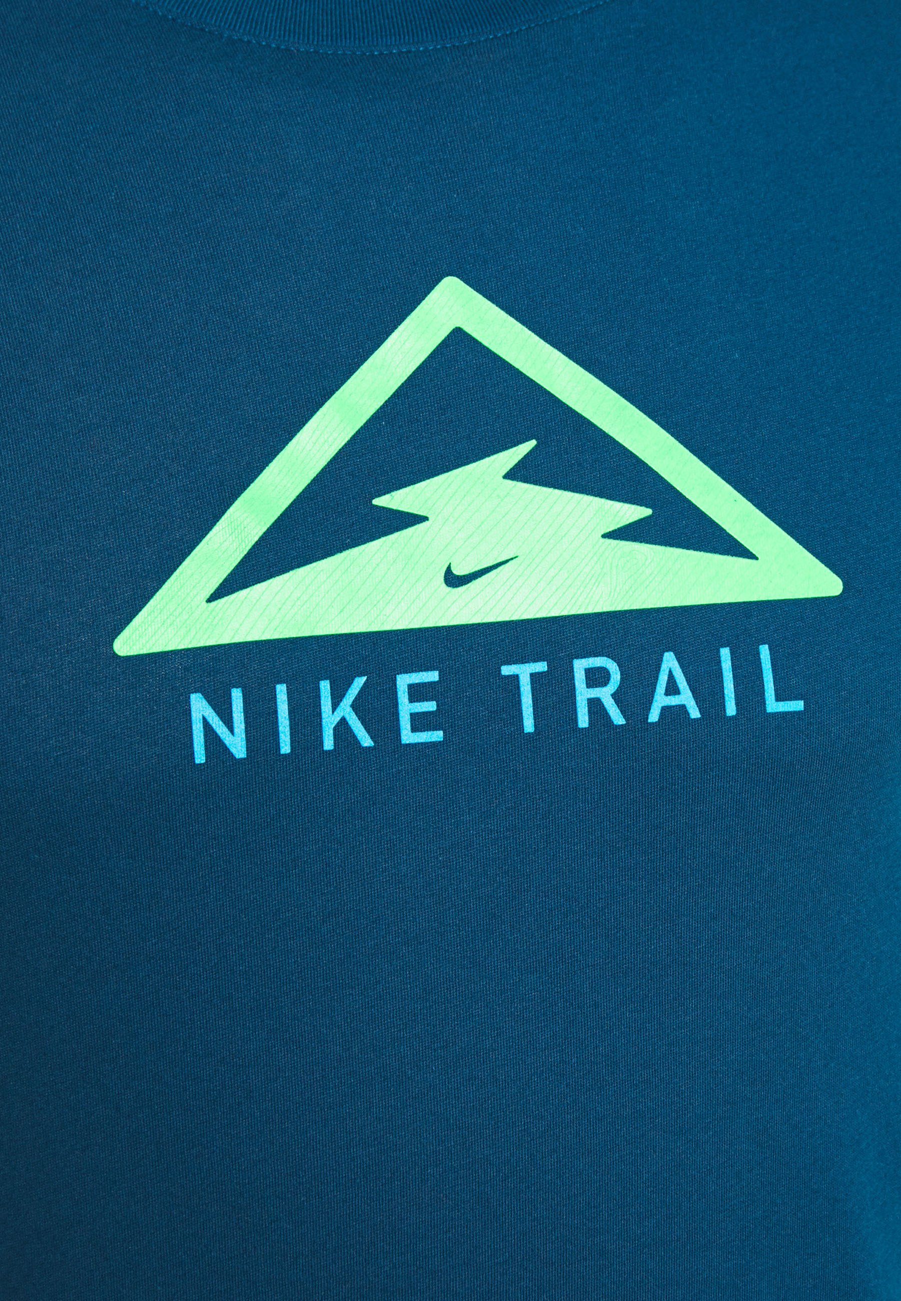 nike trail sweatshirt