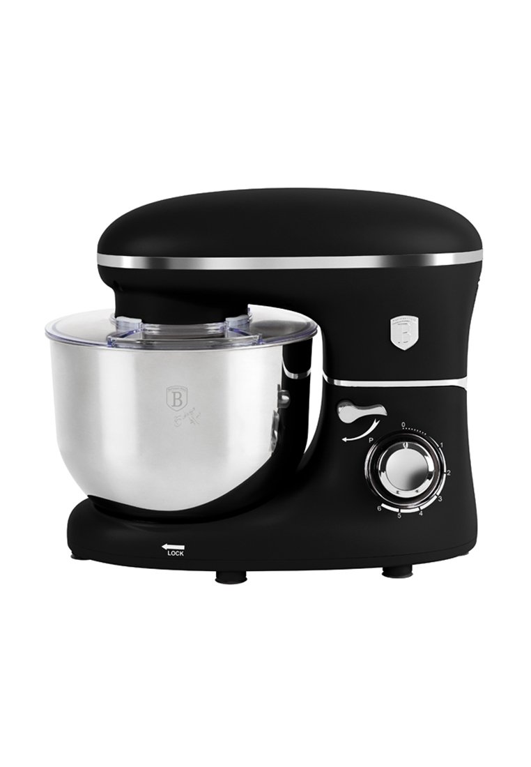 Mixer da tavolo nero con ciotola in acciaio inossidabile, corpo in plastica, un grande manopola di controllo e un coperchio trasparente per una facile visione del processo di miscelazione.