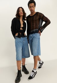 Thumbnail Image 2