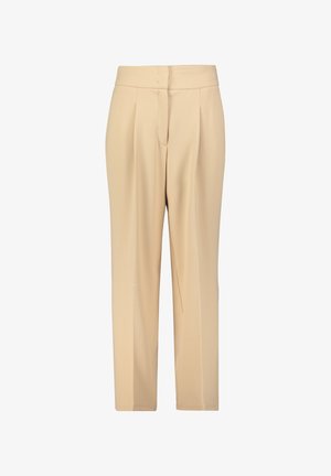 Pantalon beige avec une texture lisse, des plis et une coupe droite. Présente une ceinture et aucune poche ou matériel visible.