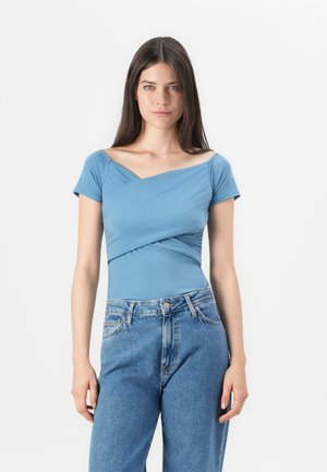 HALLIE - T-shirt con stampa - dusy blue
