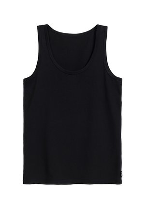 Czarny top na ramiączkach wykonany z miękkiej bawełny, z okrągłym dekoltem i szerokimi ramiączkami, z prostym dołem i bez widocznych wzorów czy akcentów.
