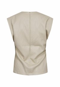 Beežist kunstnahast varrukateta topp tagumise luku ja kergelt kortsus tekstuuriga, näidatud tagantpoolt.