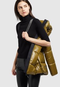 khujo SORAYA SHINY - Ziemas mētelis - oliv