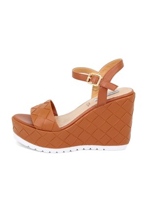 XTI Sandali Donna Metallizzati – Piatti E Antiscivolo – Certificato Vegano – 143861