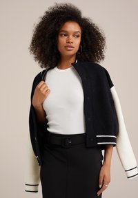 WE Fashion Kardigan - black