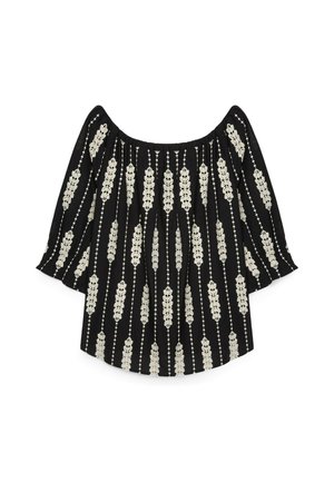 Zwarte off-shoulder blouse met wijde mouwen, voorzien van verticale witte geborduurde bladpatronen en kleine puntaccenten.