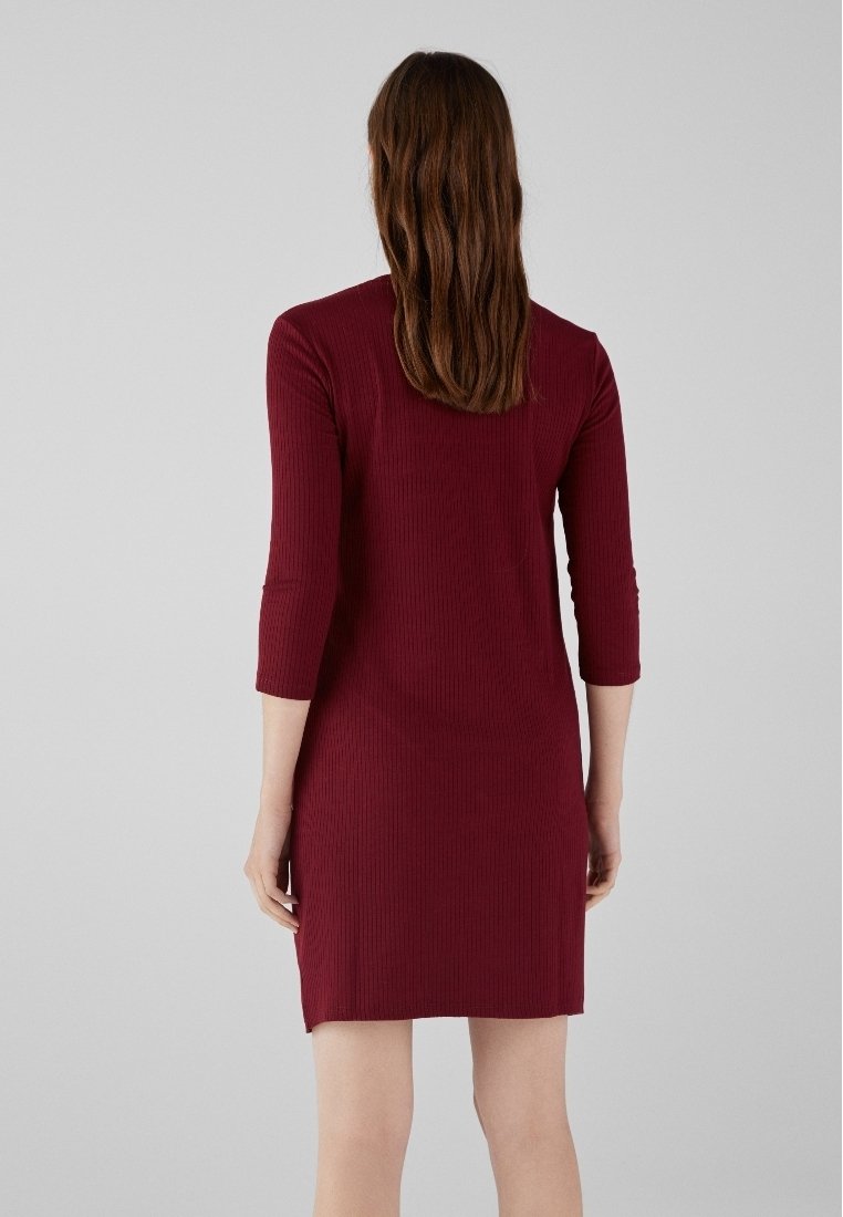 Vestito Bordeaux Vestito Aderente Bershka Bershka Abito In Maglia