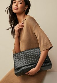 Next WEAVE  - Clutch - black