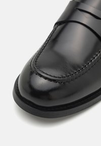 Tommy Hilfiger LOAFER - Mocassins de ville - black