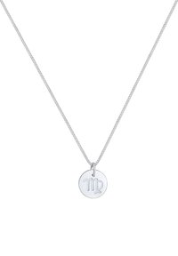 Silberne Halskette mit einer feinen Kette und einem runden Anhänger, auf dem das Virgazeichen auf einer gebrushten Metalloberfläche eingraviert ist.