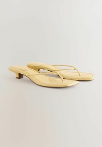 Sandaler m/ tåsplit - mottled yellow