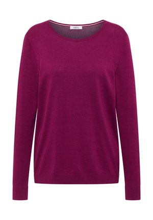 Pull à manches longues, col ras du cou, de couleur magenta profond uni, avec poignets et ourlet côtelés, portant l'étiquette « Cecil » au niveau du col.