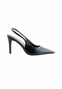 Zwarte leren slingback pumps met hoge hak, spits toelopende neus en een gestructureerde afwerking. Heeft een binnenzijde met luipaardprint. De hak heeft een middelhoge hoogte.
