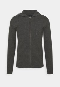 Dunkelgrauer Strick-Kapuzenpullover mit durchgehendem Reißverschluss, Kordelzügen und langen Ärmeln, dargestellt vor weißem Hintergrund.