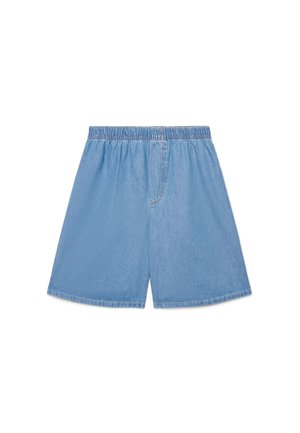 Hellblaue Denim-Shorts mit elastischem Bund und weitem Schnitt, dargestellt vor weißem Hintergrund.