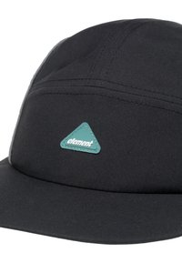 Zwarte pet met een gestructureerd ontwerp, voorzien van een opvallend driehoekig teal logo. Gemaakt van stof met een gladde textuur en een strakke afwerking.