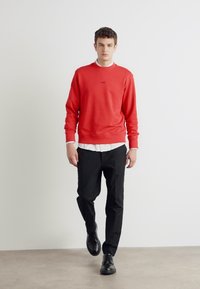 BOSS Mikina - medium red