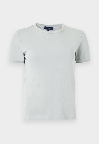 Ανοιχτό γκρι ριμπ βαμβακερό t-shirt με κοντά μανίκια, στρογγυλή λαιμόκοψη και μικρό κεντητό λογότυπο «Soeur» κάτω από το γιακά.