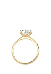 Anello d'oro con un grande diamante rotondo e chiaro sostenuto da una montatura a sei griffe, banda liscia con una finitura lucida.