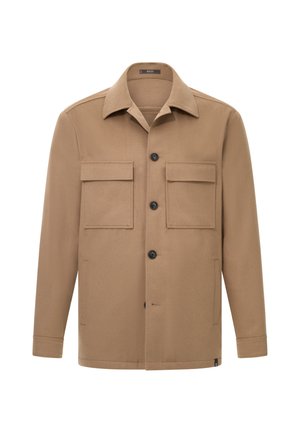 Beige Button-Up-Jacke aus weichem Material, mit einem Kragen, zwei Brusttaschen und einem geraden Schnitt mit subtiler Textur.