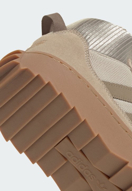 adidas Zapatilla Superstar Winter Trek — photo 5