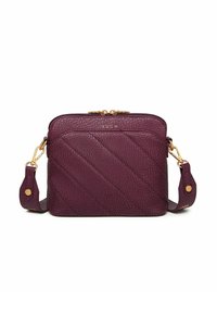 Fialová kožená crossbody taška s diagonálním prošíváním, zlatými kovovými doplňky a nastavitelným popruhem. Kompaktní design se zipovým uzávěrem.