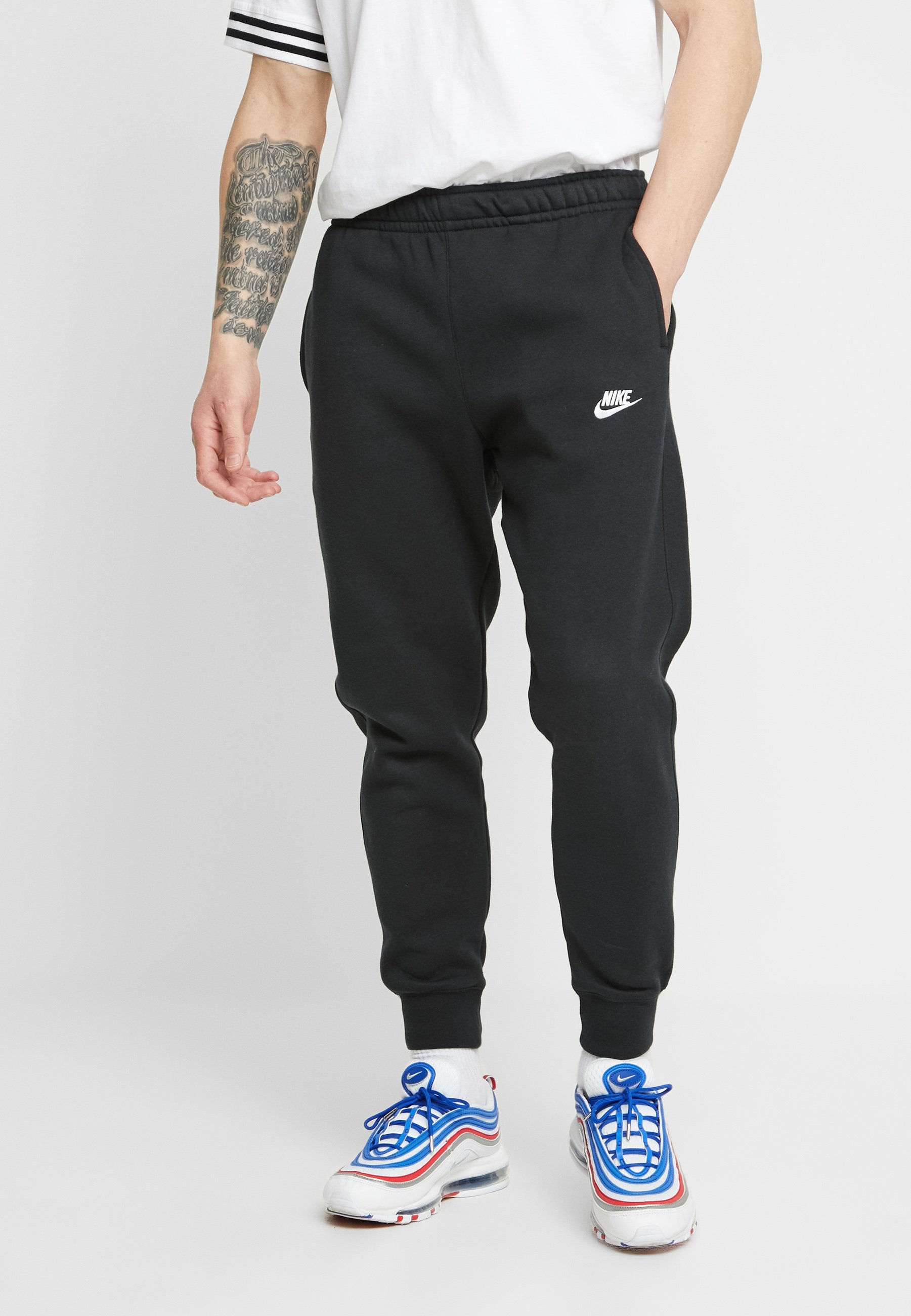 Mevrouw Habitat servet Nike Sportswear CLUB - Trainingsbroek - black/zwart - Zalando.nl