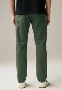 Next REGULAR FIT STRAIGHT LEG STRETCH - Chino hlače - dark green