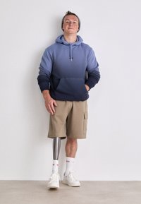 Thumbnail Image 4