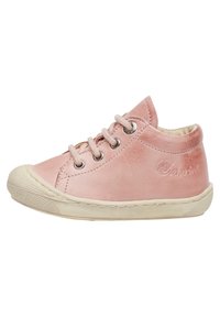 Rosa läderstövel för småbarn med rund tå, texturerad gummisula, tre snörhål, beige foder och diskret logotyp på utsidan.