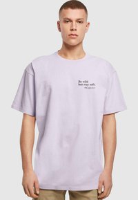 Merchcode HAPPINES HEAVY  TEE - T-shirts med print - lilac