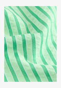 Non sélectionné, green stripe