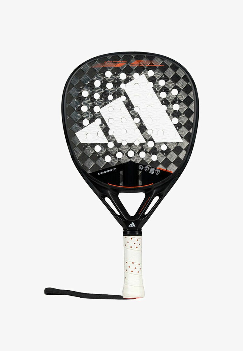 Zwarte paddle met een gestructureerde carbonfiberoppervlak, witte logodetail en geperforeerde gaten. De grip is wit met zwarte accenten en heeft een polsband.