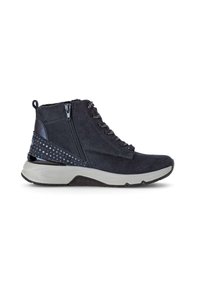 Bota de ante azul marino a la altura del tobillo con acentos de patrón circular, cierre de cremallera y suela blanca contrastante. Presenta un detalle de cordones texturizados.
