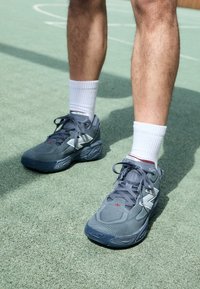New Balance FRESH FOAM BB V2 - Basketbalové boty - grey