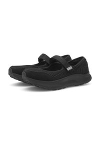 Zapatillas deportivas negras con parte superior de malla, suela acolchada y correa de Velcro para un ajuste seguro. Superficie texturizada y diseño de punta redonda.