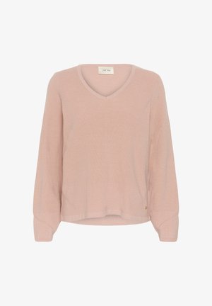 Svijetlo ružičasti pleteni pulover s V-izrezom, dugim rukavima i malom metalnom oznakom branda blizu rubnog dijela na bijeloj pozadini.